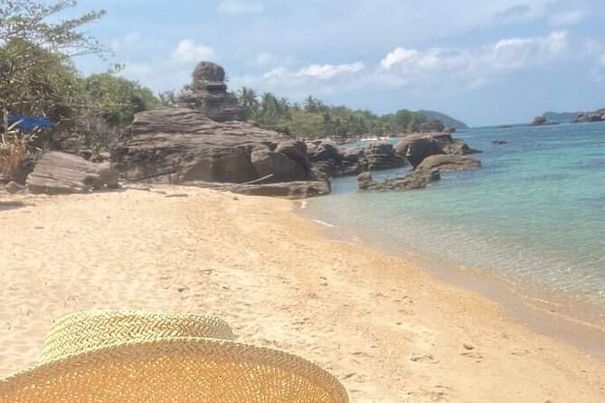 Real snorkel trip by speedboat with small group on Cham island - Beach lunch at Ong Beach or Chong Beach