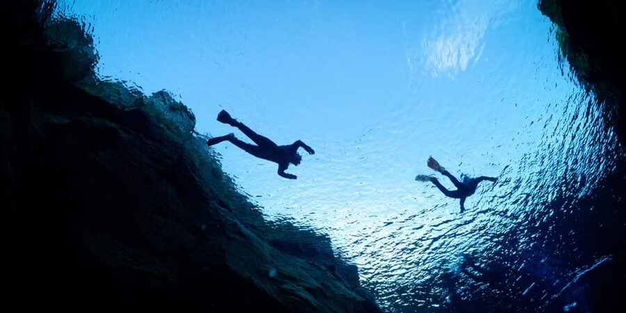 Reykjavík: Golden Circle and Silfra Snorkeling Combo Tour - Starting the day with Silfra’s cold, clear water