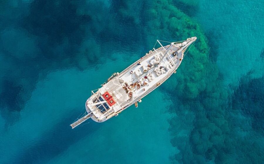 Rhodes: Boat Tour with Snorkeling, Gourmet Buffet & Open Bar - Starting at Mandraki Port on the Romantika