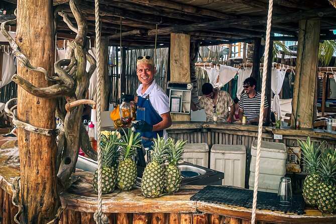 Rosario Islands Trip visiting Cholon, Playa Blanca and Snorkel - Cholon: a water bar and a party atmosphere