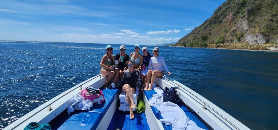 Roseau: Waitukubuli Volcano Snorkeling Boat Trip - Champagne Reef: bubbles, coral, and small sea life