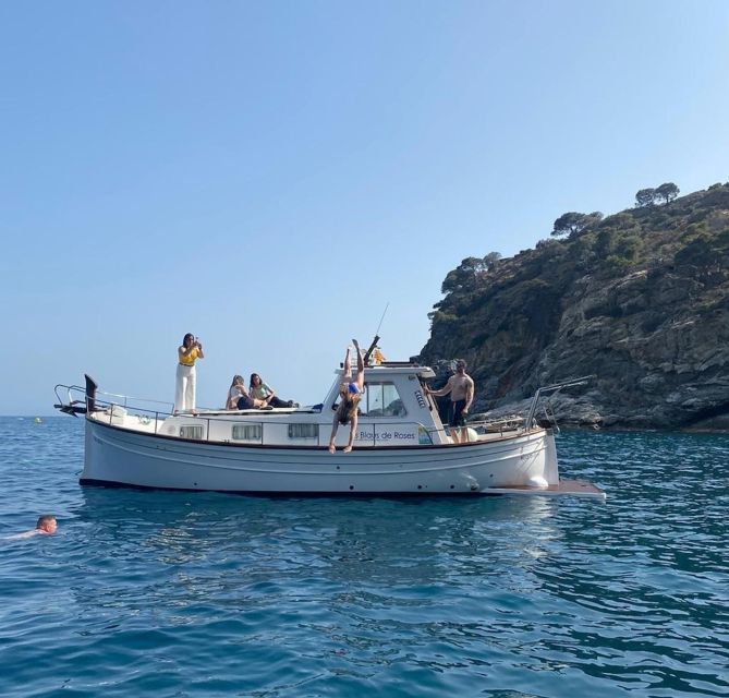 Roses boat trip Special: snorkeling in Cap de Creus - Along the Cap de Creus coast