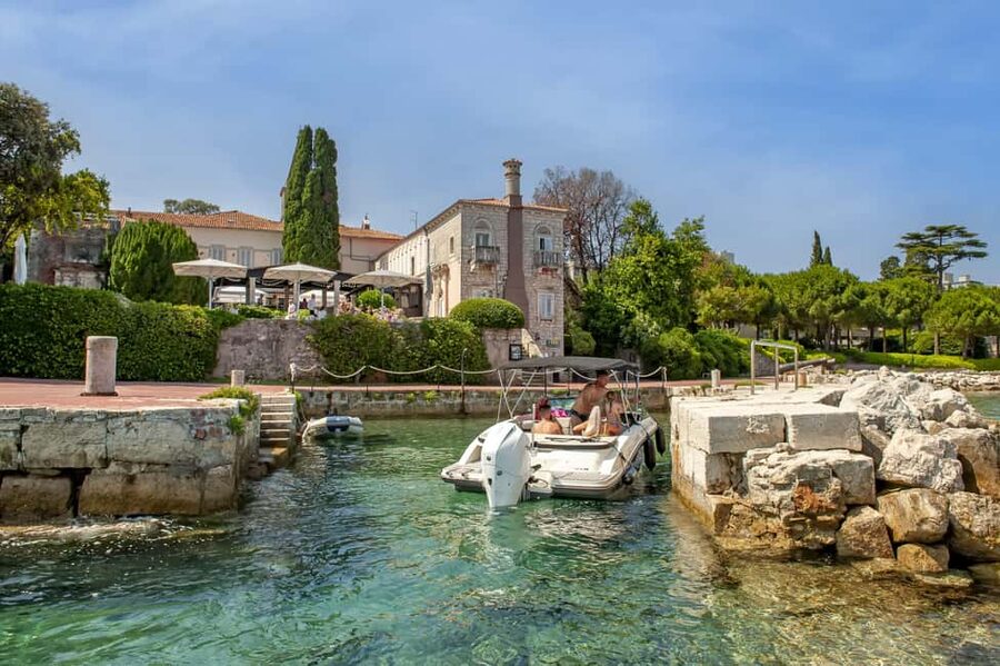 Rovinj: Luxury Island Hopping with Swimming & Snorkeling - A short speedboat ride with a lot packed in