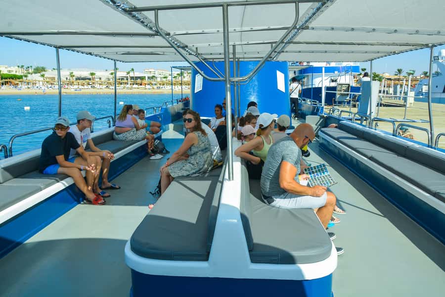 Safaga/Makadi Bay: Panorama Submarine with Snorkeling Tour - Reaching the boat and getting settled