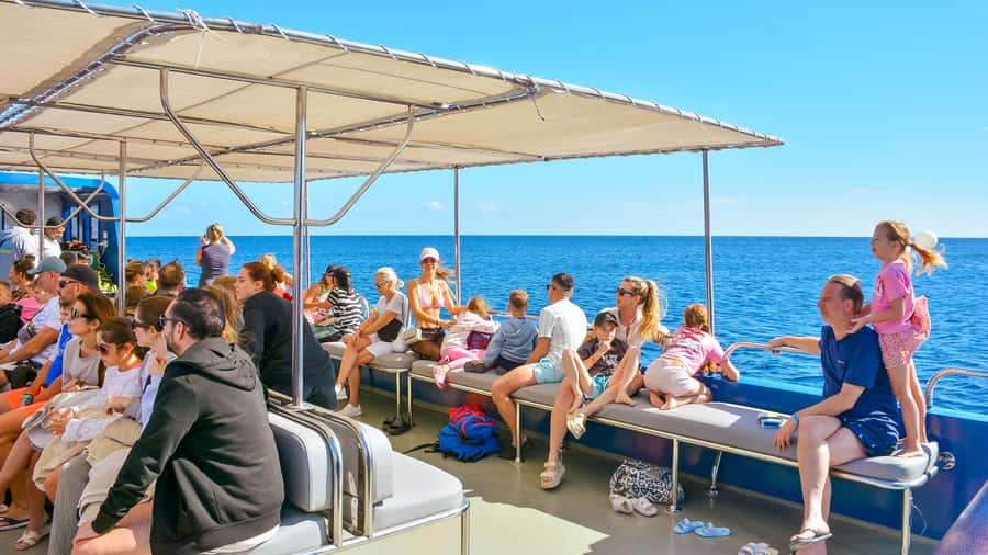Safaga/Makadi Bay: Panorama Submarine with Snorkeling Tour - Crew support, photos, and onboard extras