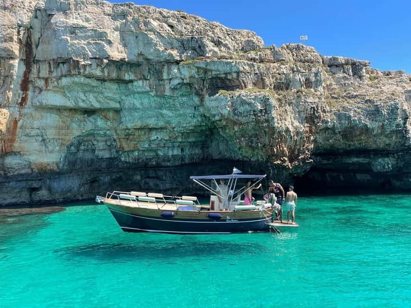 Santa Maria di Leuca : Tour in barca ,grotte e snorkeling - Starting at Leuca Explorer and finding the marina