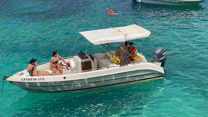 Saranda: Boat tour to 7 destinations end snorkeling - Krorez is the main event