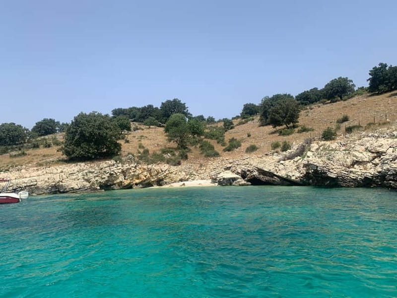Saranda:Boat Tour to Kroreza with snorkelling,&umbrellas - Kakome Bay: a quieter pause from Sarandë