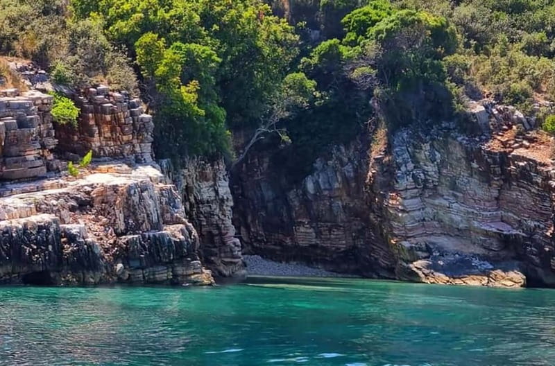 Sarandë: Boat Tour at Kroreza & Hidden Caves with Snorkeling - Leaving Sarandë on a speedboat