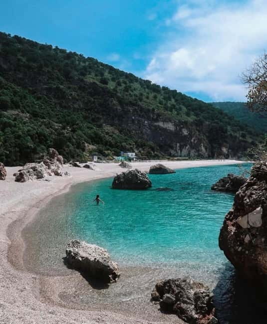 Sarandë:Boat Tour to Kroreza with snorkelling & umbrellas - Who should book this boat trip?
