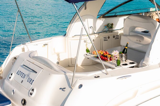 SeaRay 43ft Isla Mujeres, Snorkelling and more!! - The first stop: sparkling water and a natural pool