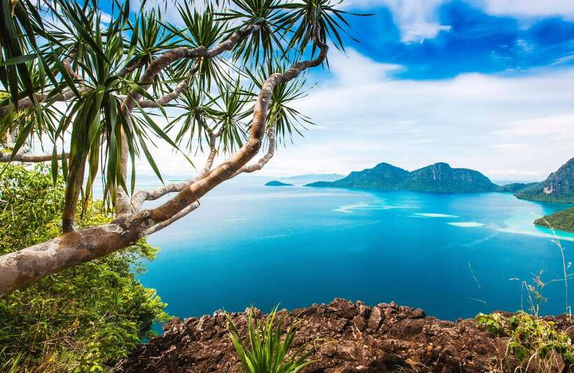 Semporna: Bohey 3 Islands Hike, Snorkel/Dive Tour with Lunch - Mantabuan: coral, fish, and a short water stop