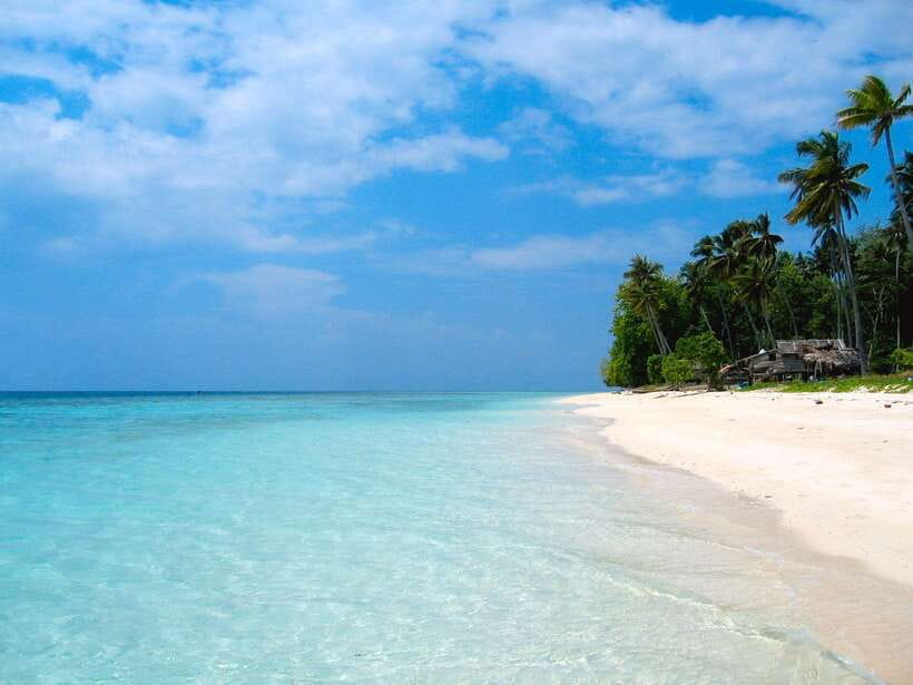 Semporna: Explore 3 Islands Tour Snorkel or Dive & Lunch - Pandanan: the final water session
