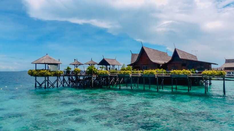 Semporna: Mabul and Kapalai Trip in Snorkel or Dive & Lunch - Timing, crowds, and comfort