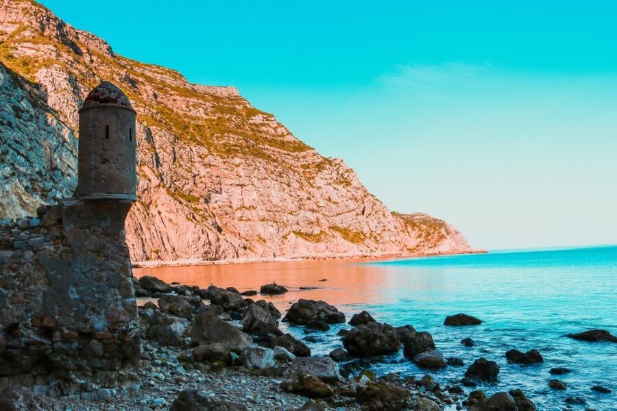Sesimbra: Arrábida Beaches & Caves Boat Tour with Snorkeling - Who should book this Arrábida boat tour?