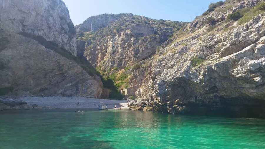 Sesimbra: Boat Trip with Snorkeling at Secret Beaches and Bays - What to bring for a comfortable three hours