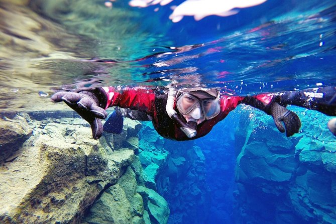 Silfra Drysuit Snorkeling Tour with Free Photos - From Reykjavik - The 30 to 40 minute swim through Silfra