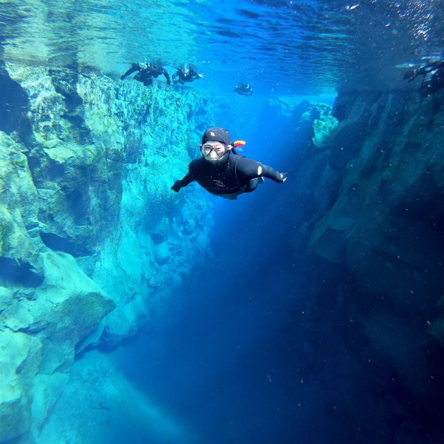 Silfra: Leidarendi Lava Caving & Snorkeling Tour with Photos - Guides, group size, and the human side of the day