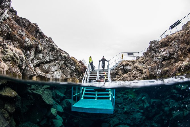Silfra: Snorkeling Between Tectonic Plates - Meet on Location - Cocoa, cookies, and the return to warmth