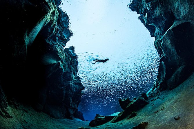Silfra: Snorkeling Between Tectonic Plates - Meet on Location - Silfra Hall: the first look below the surface