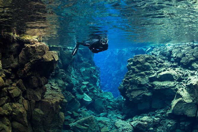 Snorkel the Silfra Fissure-Meet on Location (Free Photos & Cocoa) - Photos, guides, and the small-group format