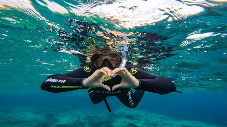 Snorkeling guided tour in beautiful Marathopoli - Returning to the dive center