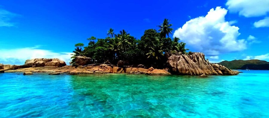 Snorkeling St-Pierre Marine Park and Anse Petite Cour - Leaving Praslin from Anse Possession at 10:30