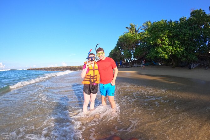 Snorkeling with Turtles in Mirissa - The short walk from Araliya restaurant to the sea