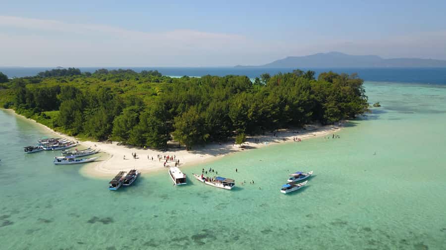 Snorkelling & islandhopping tour Karimunjawa (sharing tour) - Why this Karimunjawa boat trip is worth considering