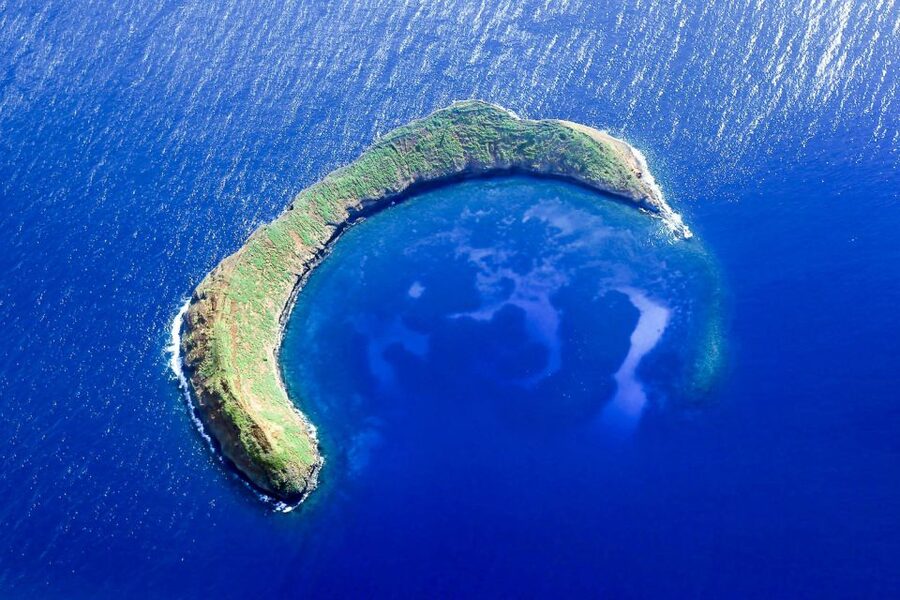 South Maui: Molokini & Turtle Town Snorkeling Tour with Meal - Starting at Maalaea Harbor and settling into the catamaran