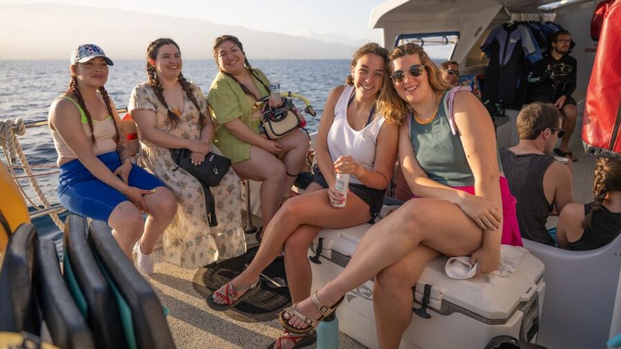 South Maui: Molokini & Turtle Town Snorkeling Tour with Meal - Lunch, drinks, and the trip back to Maalaea