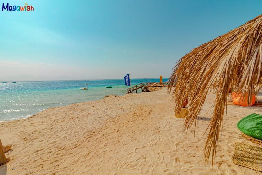 Speedboat,Parasailing, Snorkeling & Piece Of Paradise Island - Who will enjoy this Red Sea outing most