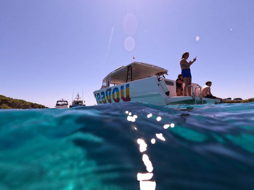 Split: Bisevo, Vis, and Hvar Boat Tour with Snorkel Stops - A slow cruise past the Pakleni Islands