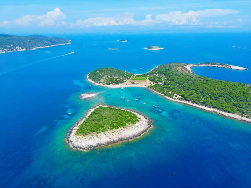 Split: Blue Lagoon & 3 Island Cruise with Snorkeling - The crew can make or break the day