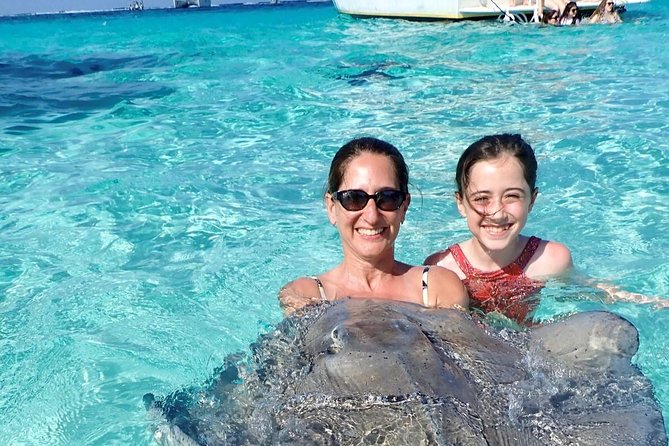 Stingray City Experience Plus One Snorkeling Stop - A cabin cruiser and a crew that stays involved