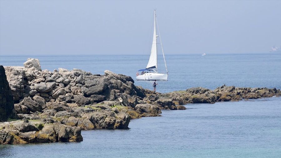 Tarifa: Sailboat Tour, Snorkelling, Tapas & Drinks - Setting out from Tarifa’s port