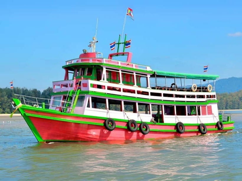 Trang: Emerald Cave, Kradan, Chueak Snorkeling Boat Trip - Swimming into Emerald Cave on Koh Mook