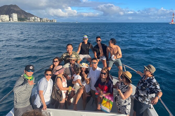 Turtle Canyon Snorkel Adventure in Waikiki, Oahu - A welcoming setup for first-time snorkelers