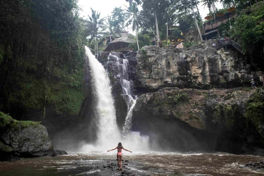 Ubud: Tegenungan Waterfall, Snorkeling, and Canyoning Tour - Tegenungan Waterfall and its long stairway