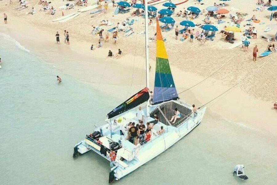 Waikiki Beach: Turtle Snorkeling and Sailing on Hāwea - The sail along Waikiki and toward Diamond Head