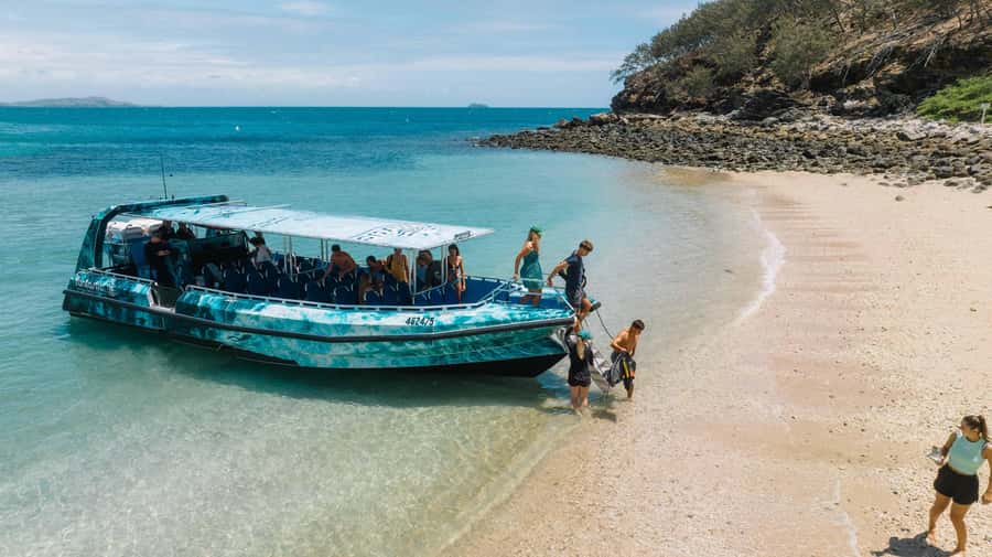 Yeppoon: Great Keppel Island Fast Boat Snorkel & Lunch Tour - From Keppel Bay Marina to the open water