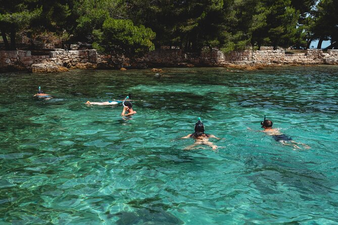 Zadar: 3 Islands Luxury Boat Tour with Aperol Spritz & Snorkeling - Timing, meeting details, and cruise-ship caution