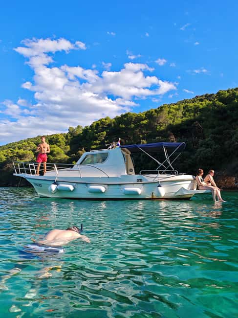 Zadar: Boat Tour with Snorkeling Gear and Drinks - Ošljak: your first hour in clear water